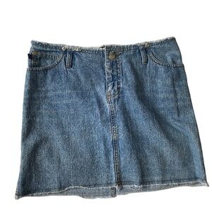Woman’s medium Jean skirt